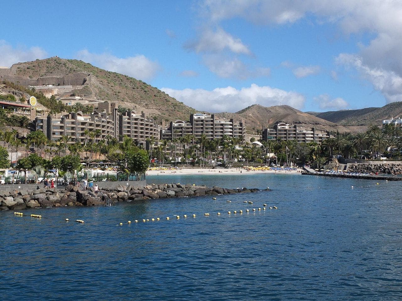 Strand Anfi del Mar mit Apartmentanlage am Meer, Gran Canaria