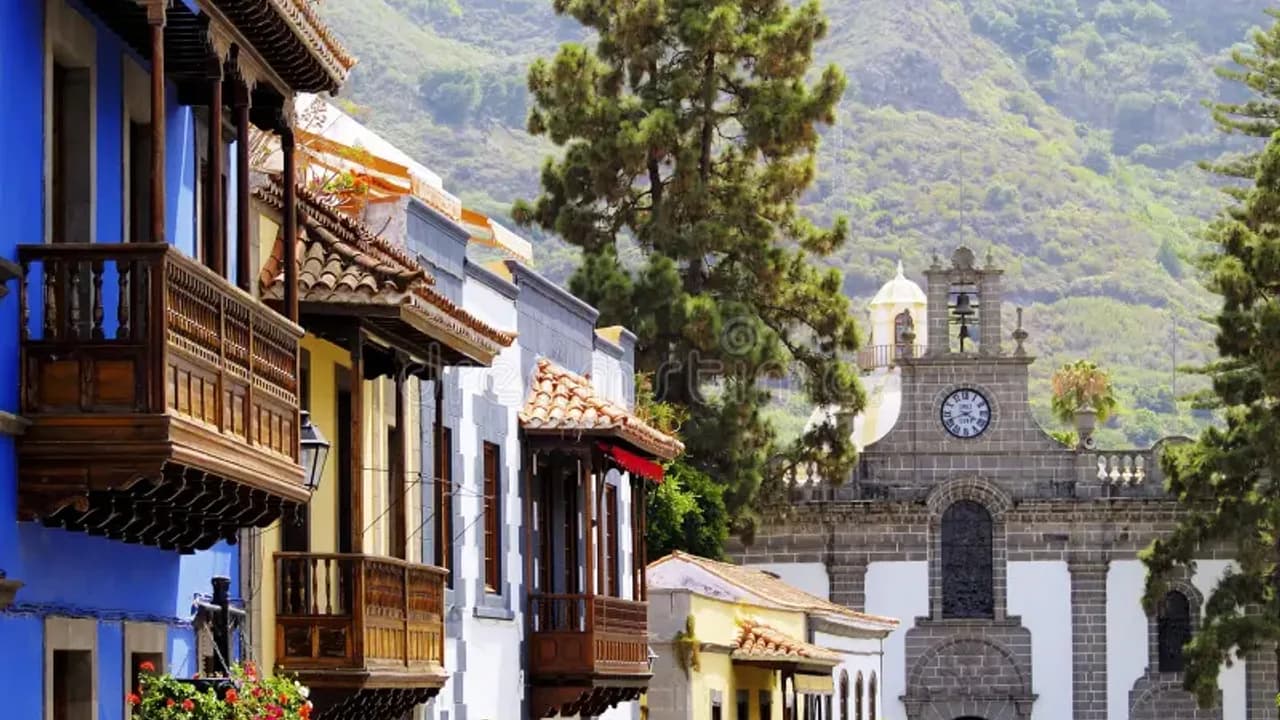 Balcons canariens en bois à Teror, Gran Canaria